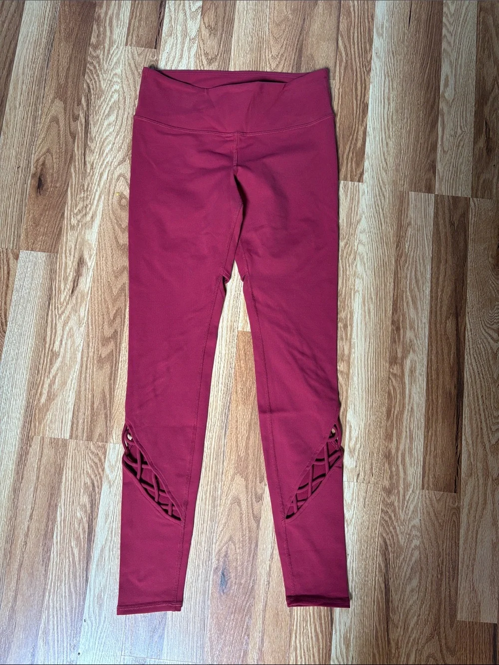 ALO Sz sm  ' Crimson Lattice Detail Active Leggings
